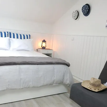 One Bedroom At 500 M Away From The With Wifi Nazaré